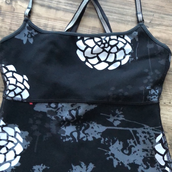 Lululemon stretch cotton tank top - Picture 3 of 11